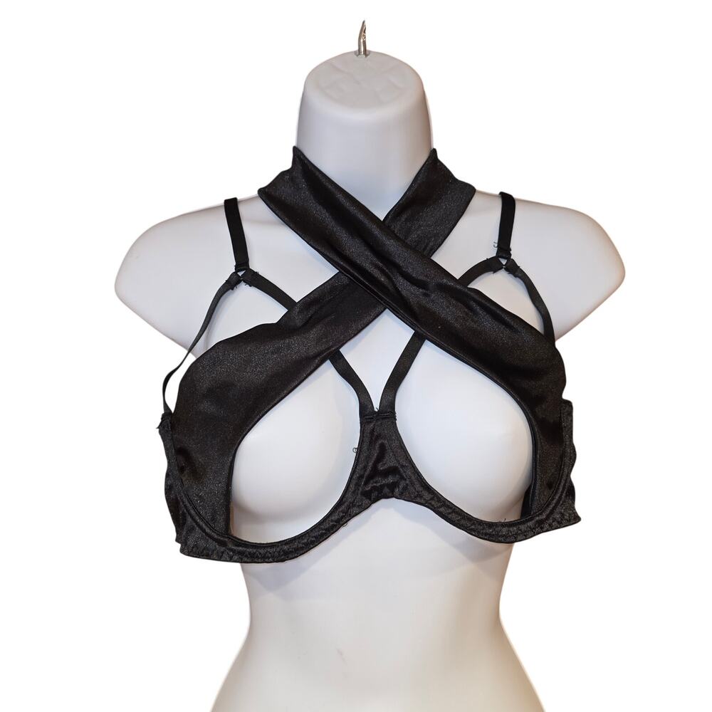 NWT Lsroumel black satin cut out bra, lingerie sz M‎
